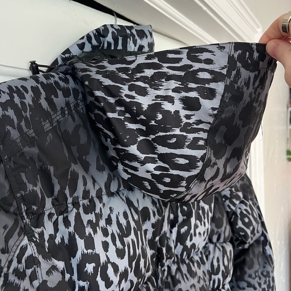 Obermeyer Leopard Print Puffer Jacket – Women’s Size 8 Ski Snowboard Winter Coat - Picture 12 of 16